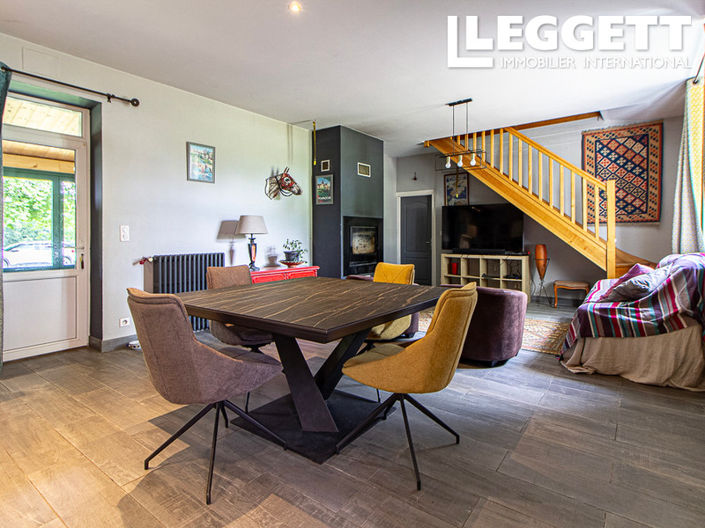 Image No.8-8 Bed House for sale