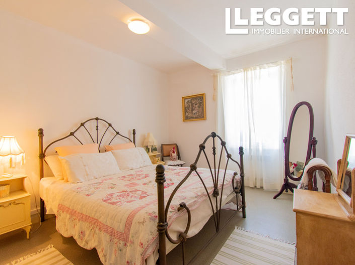 Image No.6-4 Bed House for sale