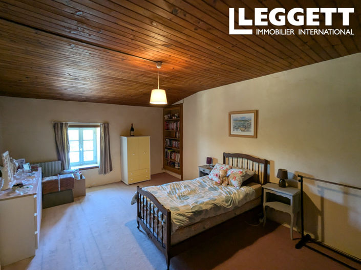 Image No.6-4 Bed House for sale