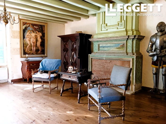 Image No.6-4 Bed Chateaux for sale