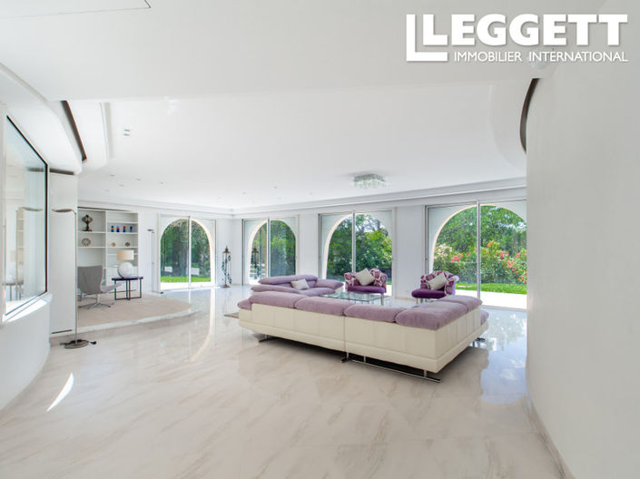 Image No.6-5 Bed House for sale