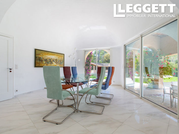 Image No.7-5 Bed House for sale