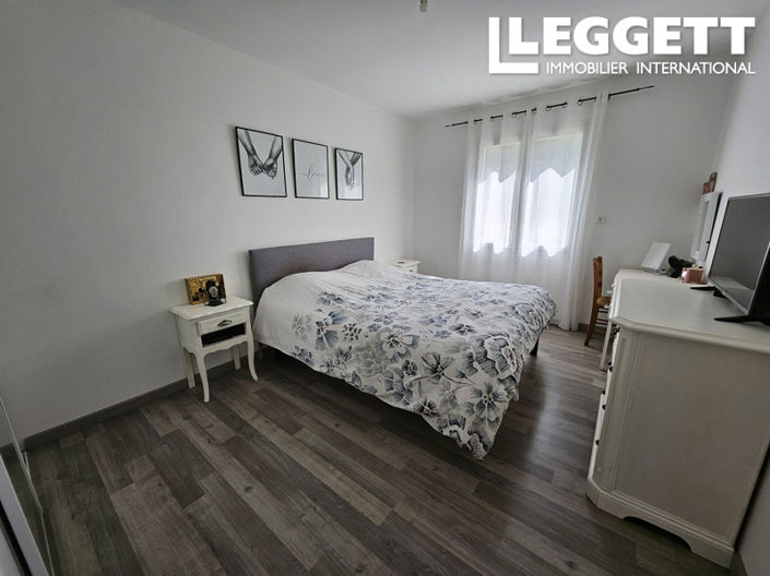 Image No.6-4 Bed House for sale