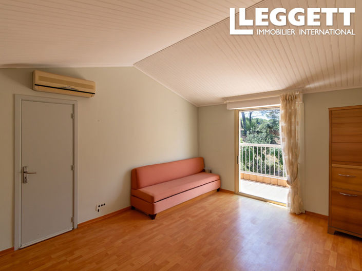 Image No.10-6 Bed House for sale