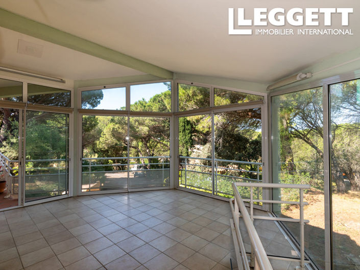 Image No.4-6 Bed House for sale