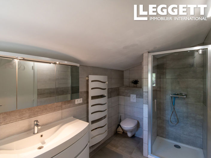 Image No.6-6 Bed House for sale