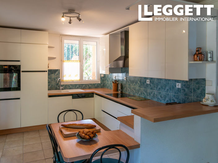 Image No.7-6 Bed House for sale