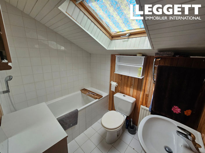 Image No.9-3 Bed House for sale