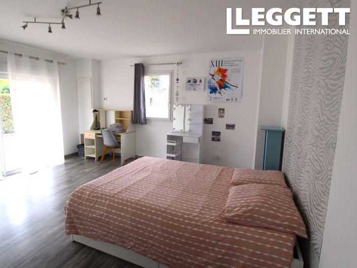 Image No.6-6 Bed House for sale