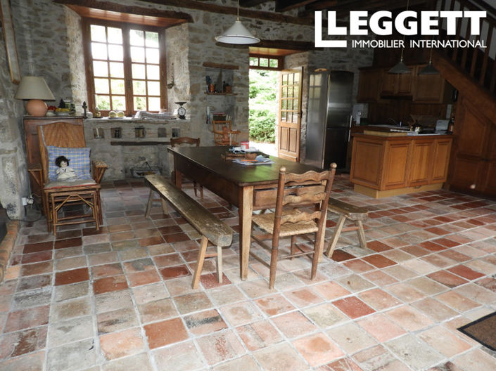 Image No.2-6 Bed House for sale