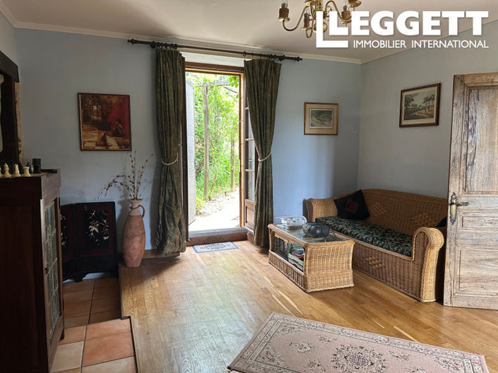 Image No.9-6 Bed House for sale