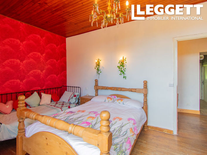 Image No.7-3 Bed House for sale