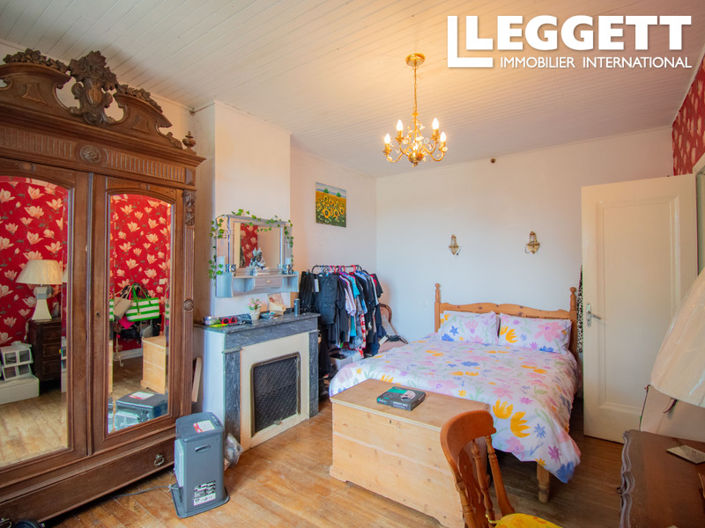 Image No.8-3 Bed House for sale