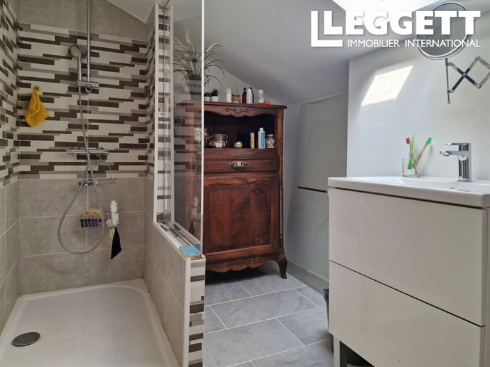 Image No.9-3 Bed House for sale