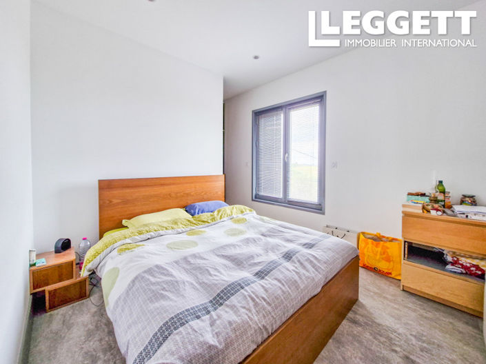 Image No.10-4 Bed House for sale