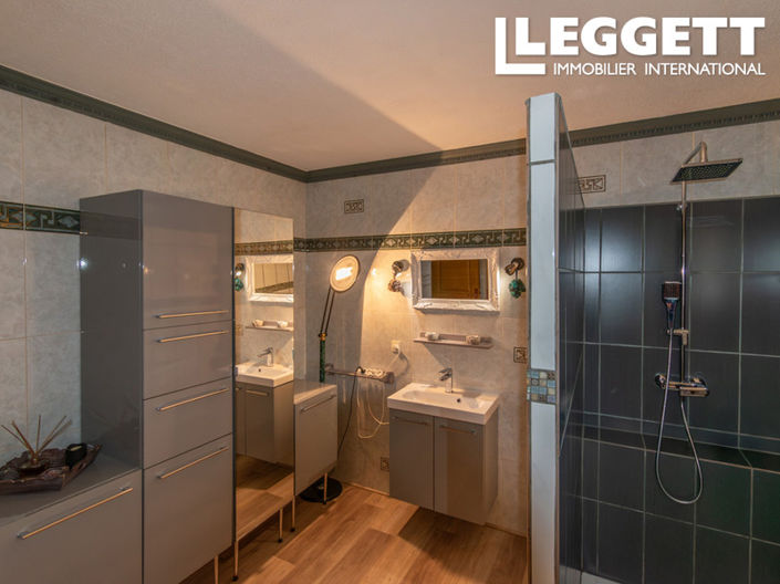 Image No.4-3 Bed House for sale