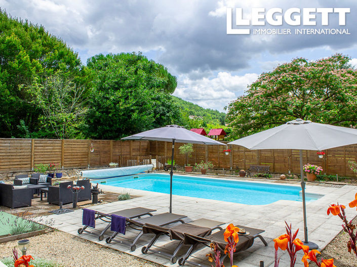 Image No.8-5 Bed House for sale