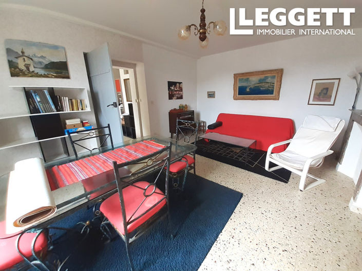 Image No.8-5 Bed House for sale