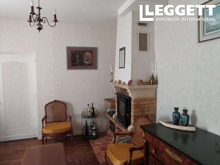 Image No.8-7 Bed House for sale