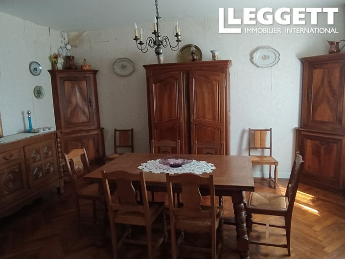 Image No.9-7 Bed House for sale