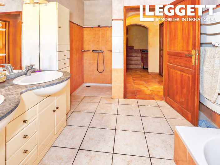 Image No.8-4 Bed House for sale