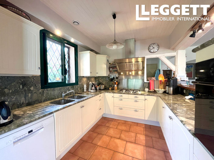 Image No.7-4 Bed House for sale