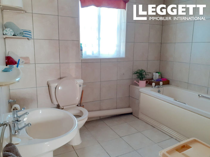 Image No.8-3 Bed House for sale