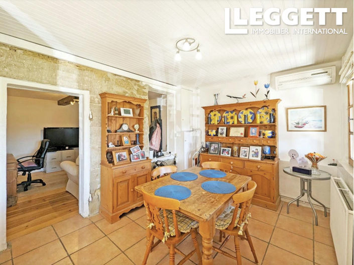 Image No.6-8 Bed House for sale