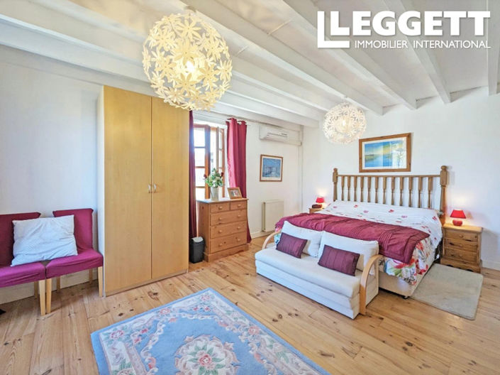 Image No.9-8 Bed House for sale