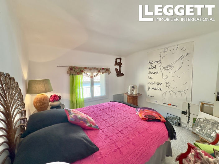 Image No.6-4 Bed House for sale