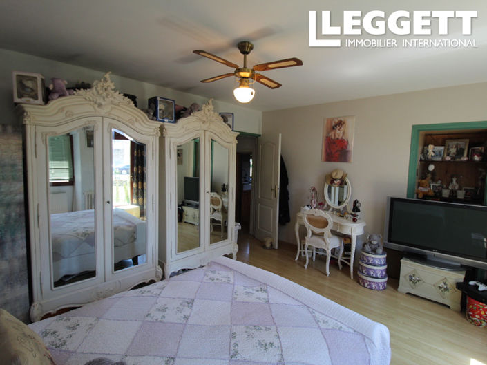 Image No.6-9 Bed House for sale