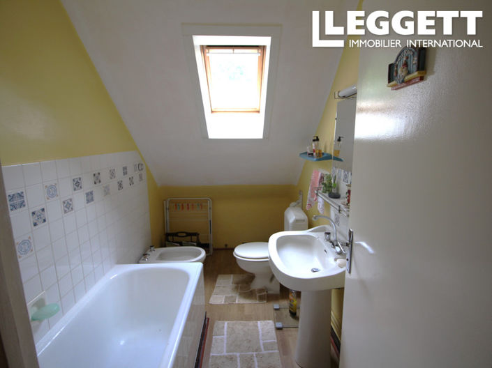 Image No.7-5 Bed House for sale