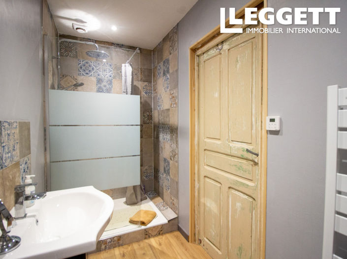 Image No.9-2 Bed House for sale