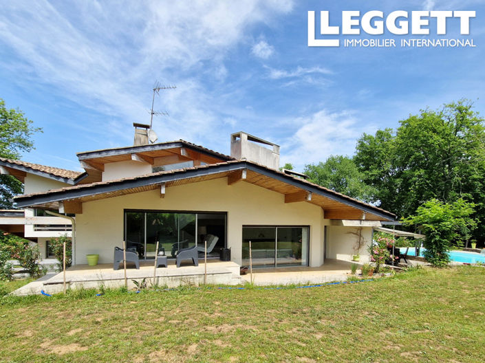 Image No.2-6 Bed House for sale