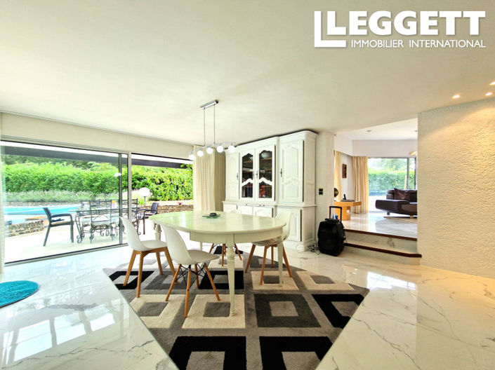 Image No.6-6 Bed House for sale