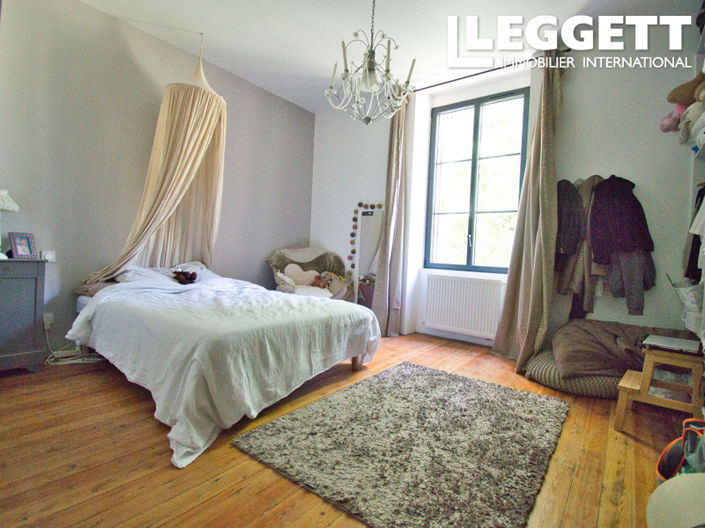 Image No.9-7 Bed House for sale