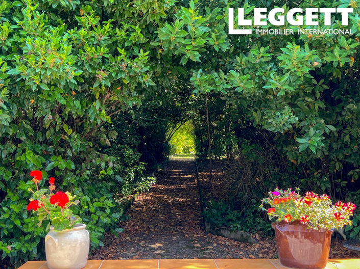 Image No.4-6 Bed House for sale