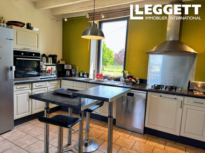 Image No.5-8 Bed House for sale