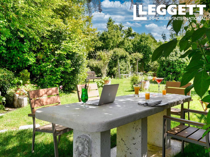 Image No.7-25 Bed Commercial for sale