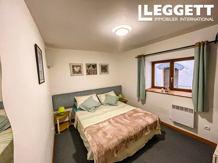 Image No.9-3 Bed House for sale