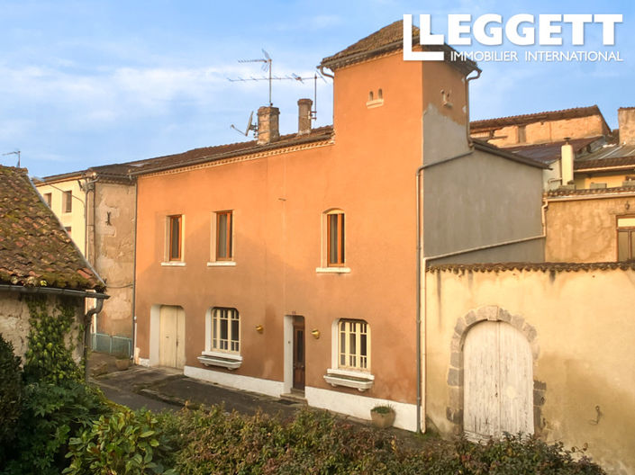 Image No.1-8 Bed House for sale