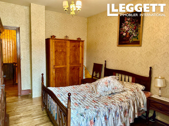 Image No.9-4 Bed House for sale