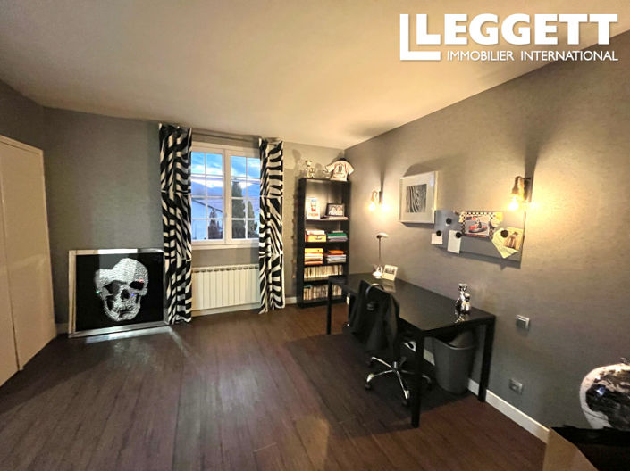 Image No.5-6 Bed House for sale