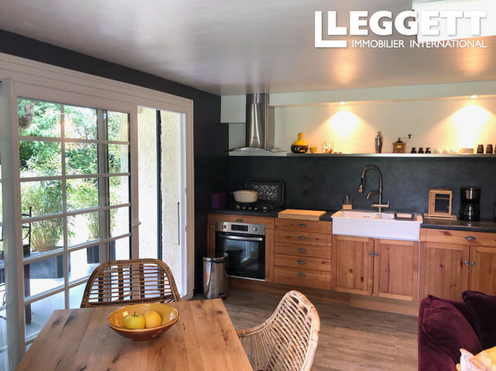 Image No.6-6 Bed House for sale