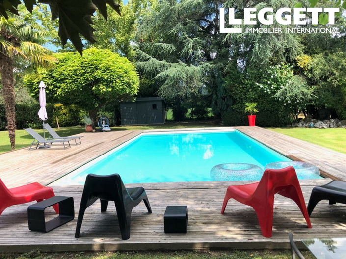 Image No.8-6 Bed House for sale