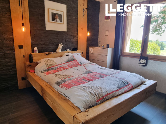 Image No.7-4 Bed House for sale