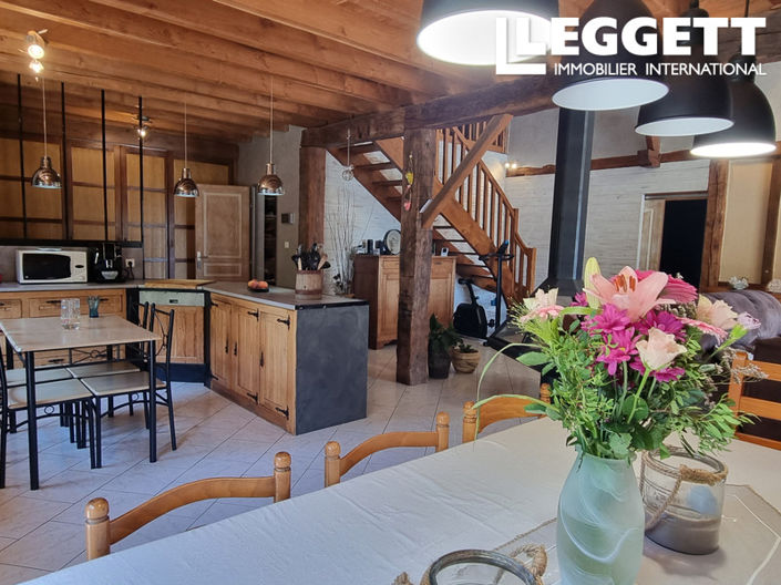 Image No.2-4 Bed House for sale