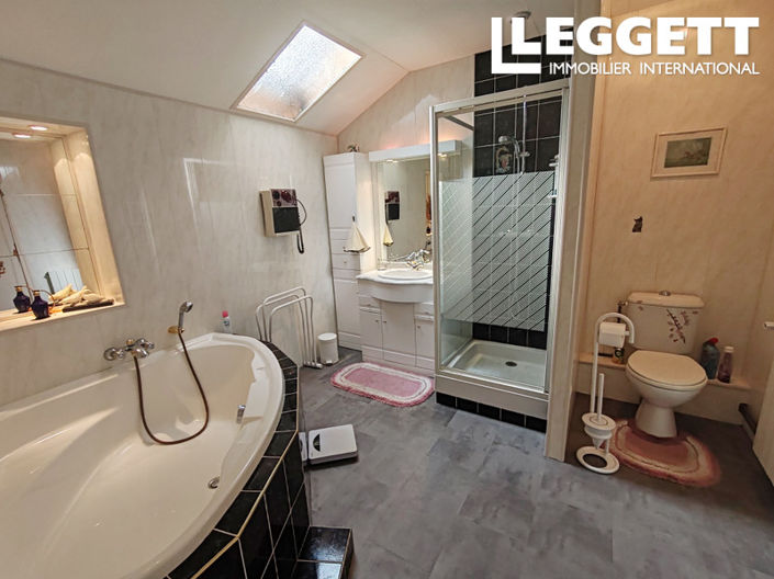 Image No.6-5 Bed House for sale