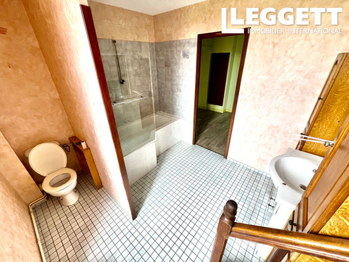 Image No.8-3 Bed House for sale