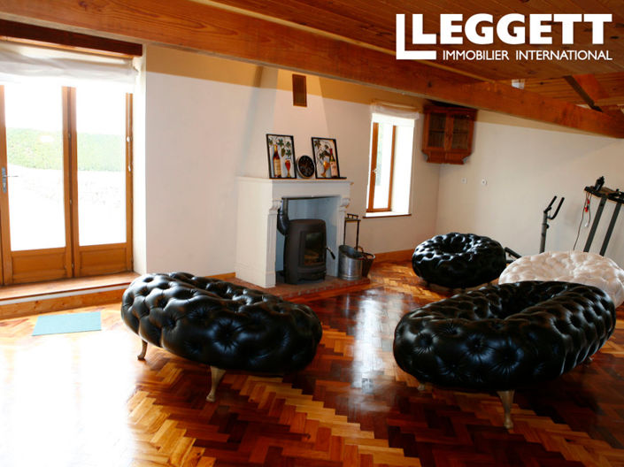 Image No.7-7 Bed House for sale